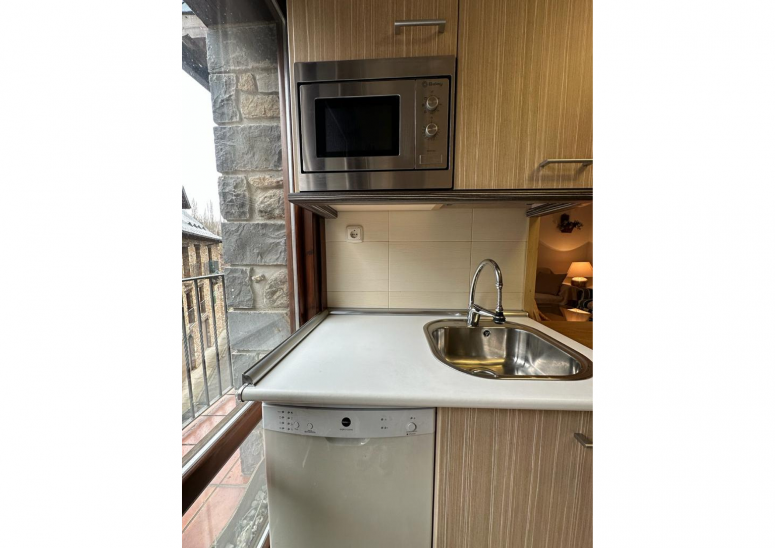 Cocina con vistas a Sallent de Gállego