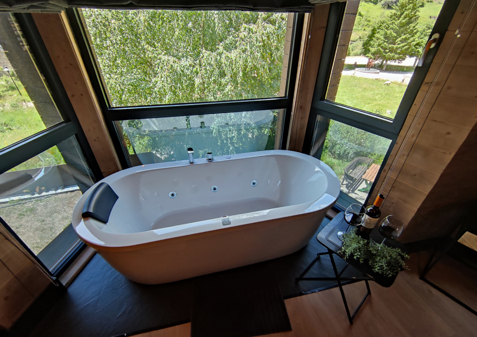 Bañera con vistas a Sallent de Gállego
