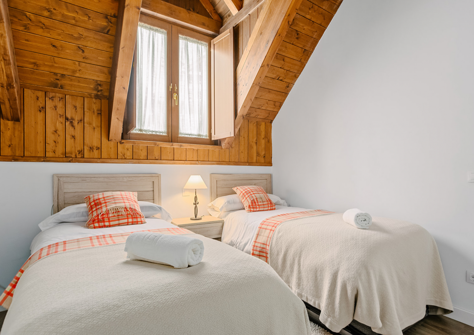 habitación dos camas Formigal