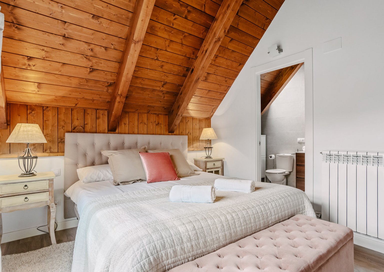 habitación cama matrimonio Formigal Iicar