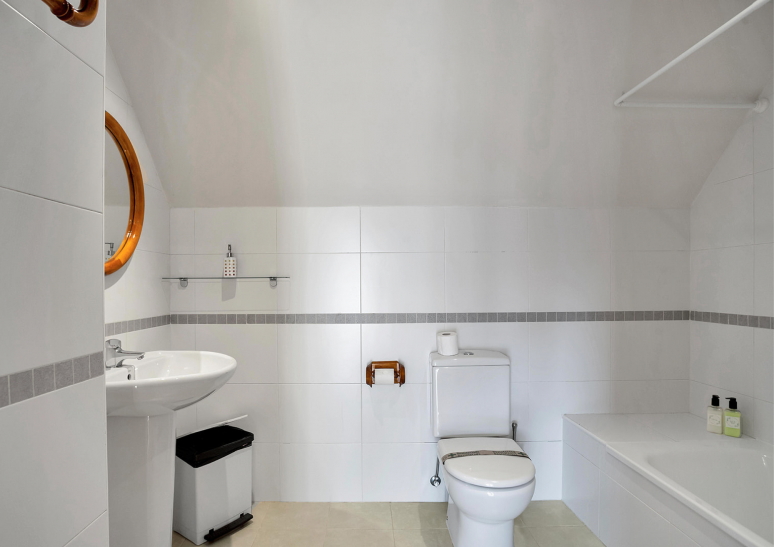 Baño blanco Argualas
