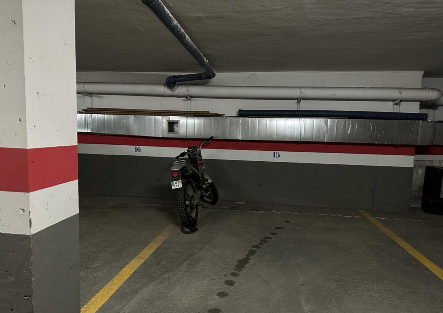 Plaza de garaje en el alojamiento Gaudioso en Sallent de Gállego