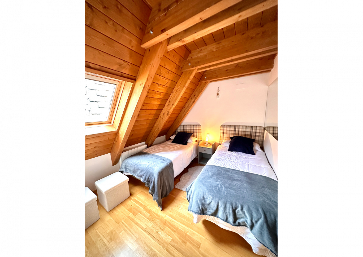 Habitación para dos personas en el alojamietno Caleydos