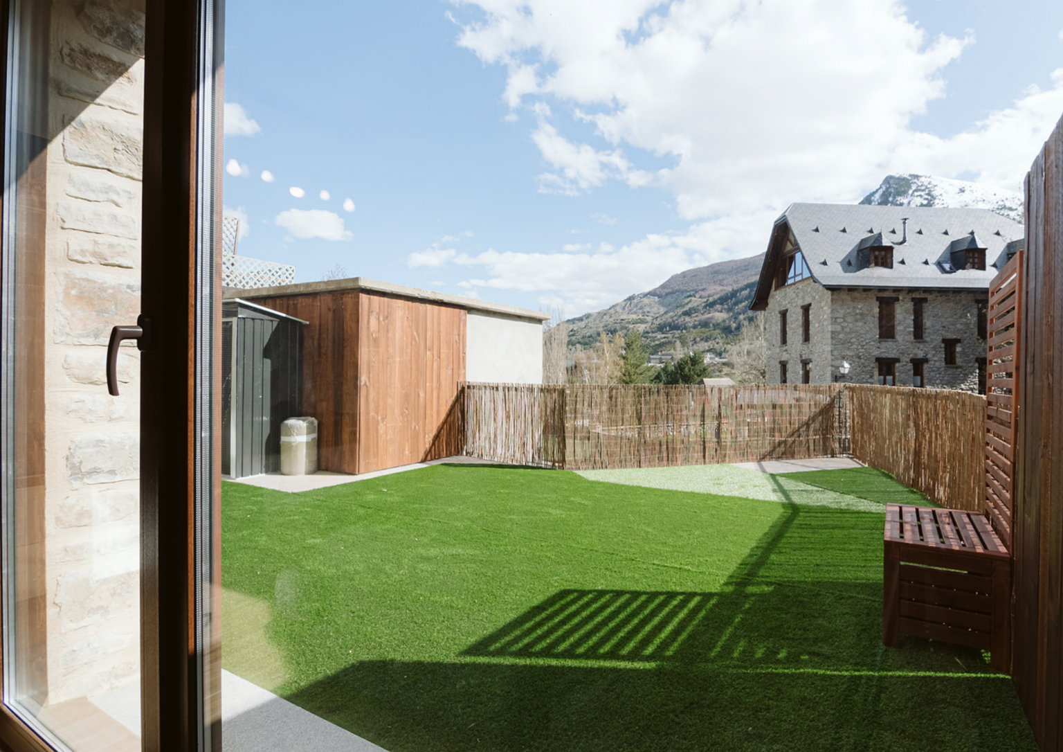 Jardín Casa Rosana Sallent de Gállego Pirineo