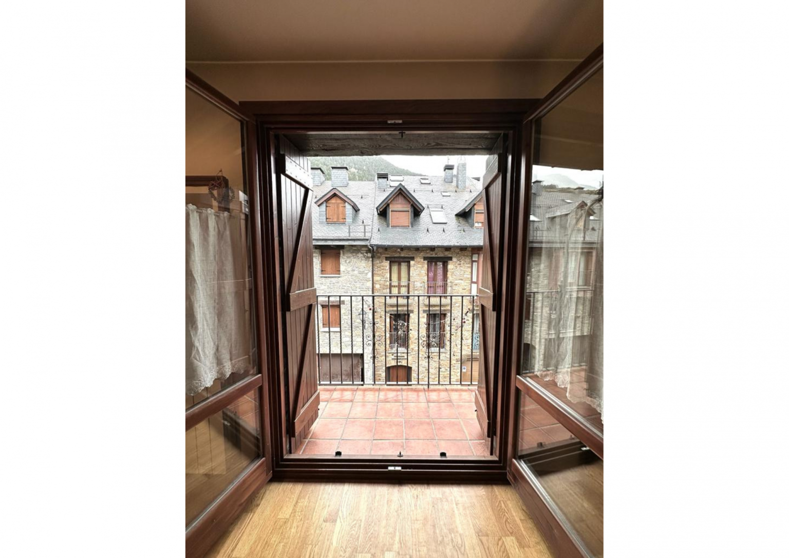 Apartamento Gaudioso con vistas a Salllent de Gállego